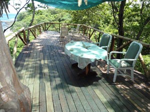 Terrace sundeck overlooking the pacific
